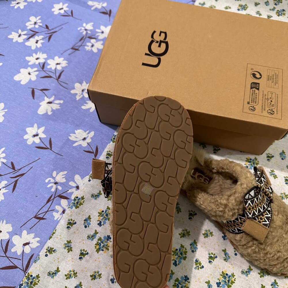 Ugg Women's Brown Slippers - Picture 5 of 7